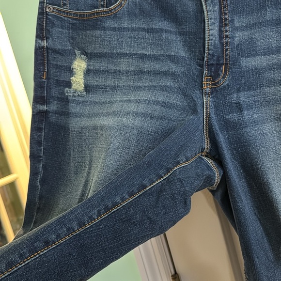 Sofía Jeans Bagi Boyfriend Distressed Crop Cut Jeans by Sofia Vergara Size 14 - Picture 5 of 11